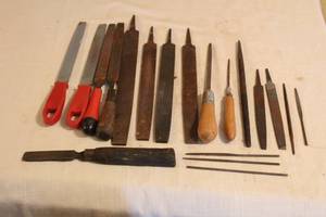 lot 229 image: LOT OF 19 METAL FILES