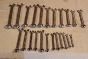 lot 232 image: LOT OF 23 CRAFTSMAN WRENCHES