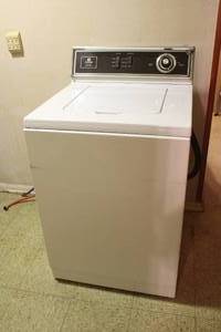 lot 245 image: MAYTAG HEAVY DUTY LARGE CAPICITY WASHER