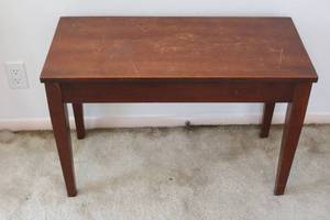 lot 247 image: VINTAGE PIANO STOOL