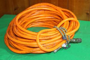 lot 256 image: 300 PSI AIRHOSE