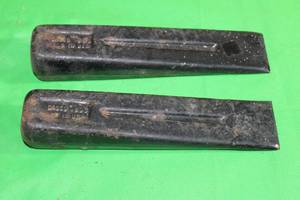 lot 261 image: 2. VINTAGE DASCO FORGED SQUARE HEAD FIREWOOD LOG SPLITTERS