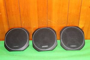 lot 271 image: 3 AUDIOVOX 6 3WAY STEREO SPEAKERS