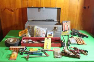 lot 277 image: SEARS CRAFTSMAN TOOLBOX WITH CONTENTS SEE PICS