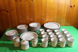 lot 290 image: 52PC VINTAGE RAINBOW STONEWARE 651 CAPRI MADE IN JAPAN