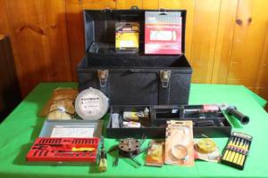 lot 298 image: PROFESSIONAL TUFF BOX WITH CONTENTS