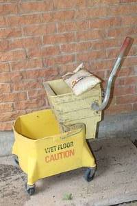 lot 304 image: COMMERCIAL MOP BUCKETWRINGER AND REFILL MOP HEAD
