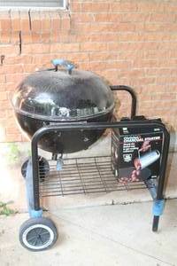 lot 306 image: CHARCOAL GRILL ON CART WITH CHARCOAL STARTER