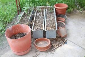 lot 307 image: 3 PLANT BEDS AND FLOWER POTS