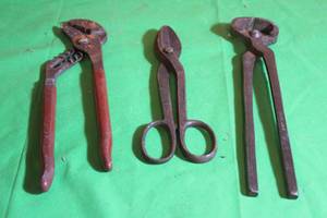 lot 333 image: LOT OF 3 HAND TOOLS