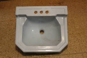 lot 339 image: CERAMIC BATHROOM SINK
