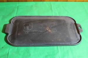 lot 348 image: VINTAGE WAGNERS 1891 0RIGINAL 17 CAST IRON GRIDDLE