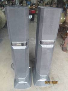 lot 3 image: PAIR OF SONY SAVA -500 HOME THEATER ACTIVE SPEAKER SYSTEM&nbsp