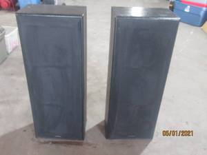 lot 7 image: PAIR OF TECHNICS 3 WAY SPEAKER SYSTEM&nbsp MODEL SB-A37