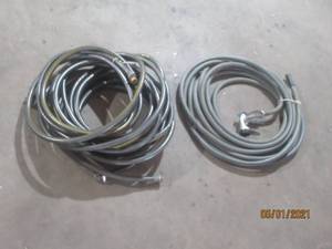 lot 32 image: TOTAL OF 2 GARDEN WATER HOSE&nbsp
