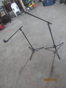 lot 34 image: TOTAL OF 2 TRIPOD MICROPHONES&nbsp&nbsp- PRO LINE &amp FATBOY&nbsp