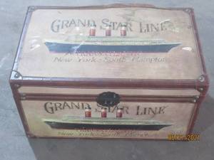 lot 39 image: GRAND STAR LINE TRANSATLANTIC NEW YORK SOUTH HAMPTON CHEST&nbsp