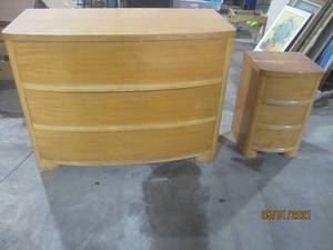 lot 41 image: SOLID WOOD 3 DRAWER CHEST WITH 2 DRAWER NIGHTSTAND&nbsp