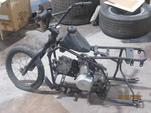 lot 44 image: DIRT BIKE FRAME WITH MOTOR