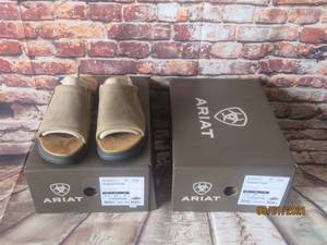 lot 52 image: ARIAT BRIDGEPORT SANDALS BROWN BOMBER NEW IN BOX SIZE 6.5&nbsp 2 PAIR