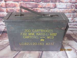 lot 64 image: VINTAGE AMMO BOX