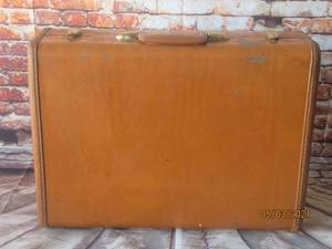 lot 85 image: VINTAGE SAMSONITE STREAMLITE SUITCASE&nbsp