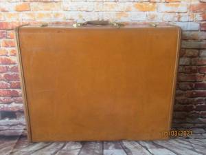 lot 86 image: VINTAGE SAMSONITE STREAMLITE SUITCASE&nbsp