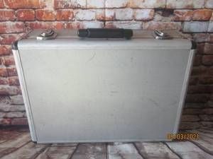lot 87 image: ALUMINUM CASE