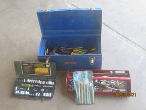 lot 89 image: CRAFTSMAN TOOLBOX WITH CONTENTS
