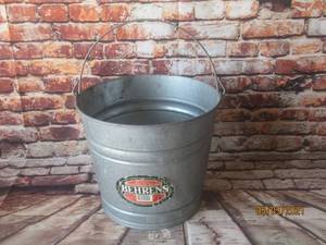 lot 94 image: VINTAGE BEHRENS HIGH GRADE METAL WARE 10 GAL SHEET PAIL 1210GS