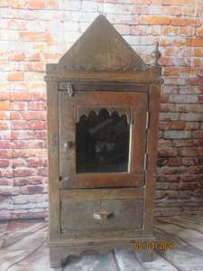 lot 98 image: VINTAGE SOLID WOOD DECOR WITH DRAWER