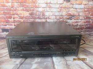 lot 102 image: TECHNICS COMPACT DISC CHANGER SL-MC409 MULTI NOISE SHAPING