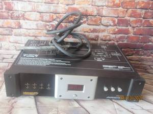 lot 106 image: MONSTER POWER HOME THEATRE REFERENCE POWER CENTER&nbsp HTS 3600