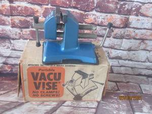 lot 135 image: PORTABLE VACU VISE NO CLAMPS NO SCREWS