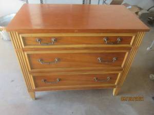 lot 161 image: NATIONAL OF MT. AIRY,N.C. 3 DRAWER CHEST&nbsp