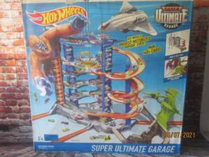 lot 191 image: HOT WHEELS SUPER ULTIMATE GARAGE OVER 3 FEET TALL&nbsp