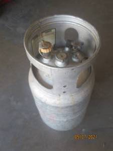 lot 219 image: EMPTY PROPANE TANK