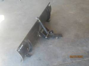 lot 235 image: CUB CADET 46 HEAVY DUTY SNOW BLADE