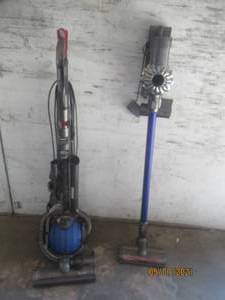 lot 242 image: 2 DYSON VACCUMS DYSON 59 AND DYSON 25 BOTH IN WORKING CONDITION NEEDING CANISTERS