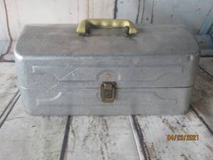 lot 278 image: MY BUDDY TACKLE BOX WITH CONTENTS