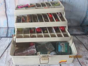 lot 281 image: PLANO TACKLE BOX WITH CONTENTS