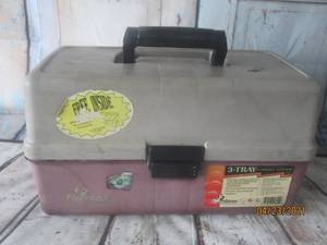 lot 284 image: FLAMBEAU 3 TRAY STORAGE TACKLE BOX WITH CONTENTS