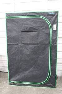 lot 33 image: QUICTENT PROGROW TENT WITH OBSERVATION WINDOW AND FLOOR TRAY PLANT GROWING ,71 H X 48W