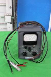 lot 48 image: HEWLETT PACKARD  410B VACUUM TUBE VOLTMETER