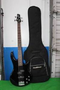 lot 69 image: IBANEZ SOUNDGEAR  ROAD RUNNER GSR200 ,WITH CARRY CASE