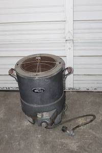 lot 71 image: CHAR-BROIL THE BIG EASY