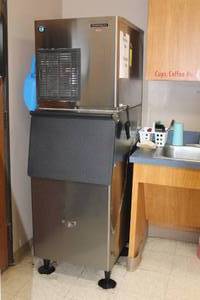 lot 78 image: HOSHIZAKI ICE MAKER SELF CONTAINED MACHINE ,6FTH