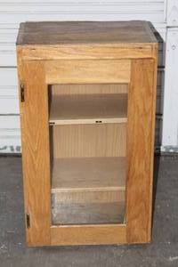 lot 185 image: 3 TIER WOOD CABINET WITH GLASS DOOR
