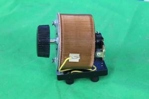 lot 186 image: VARIABLE AUTO TRANSFORMER