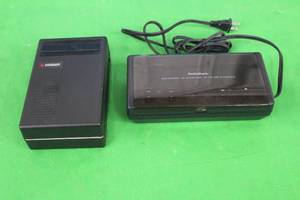 lot 272 image: 2BATTERY CHARGERS FOR RECHARGEABLE BATTERIES EVERREADY AND RADIO SHACK
